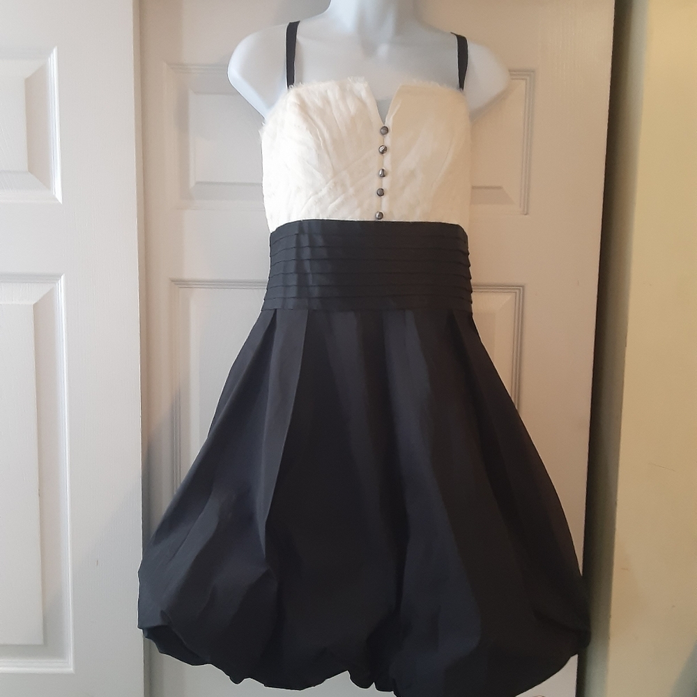 BCBGMAXAZRIA SILK AND CHIFFON , BLACK &WHITE COCKTAIL DRESS, SIZE 10